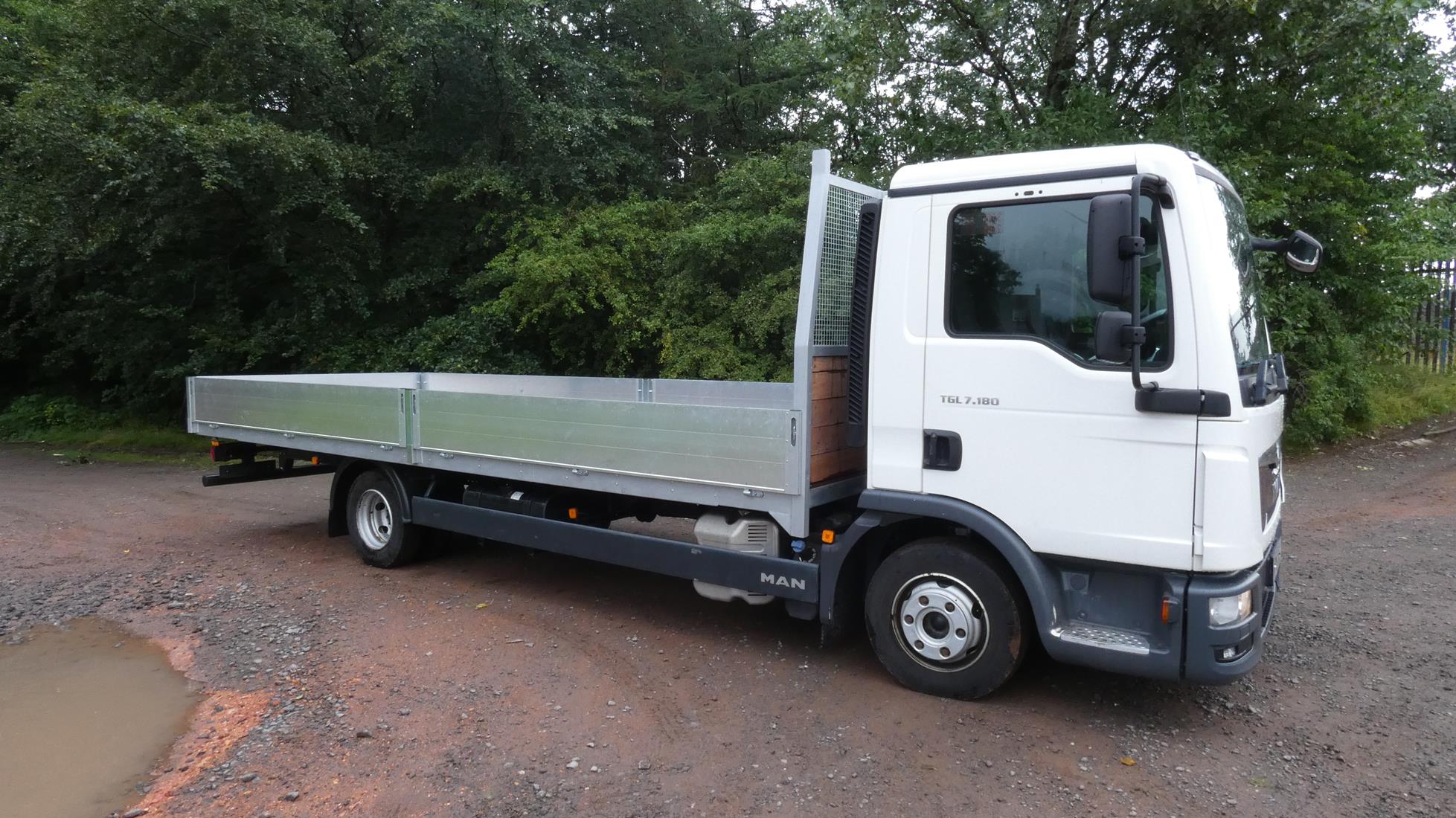 7.5 tonne Dropside Scaffold Truck For Alltruck Group Truck Sales